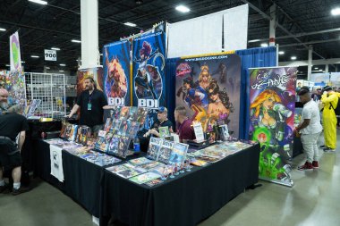 Motor City Comic Con sunuculuğunu Novi, Michigan 'daki Suburban Collection Showplace üstlendi.
