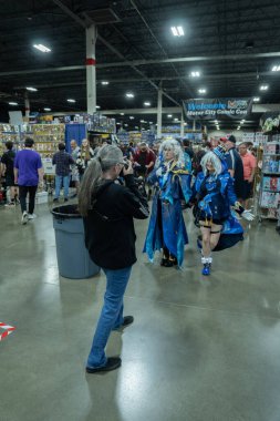 Motor City Comic Con sunuculuğunu Novi, Michigan 'daki Suburban Collection Showplace üstlendi.