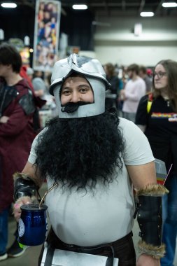 Motor City Comic Con sunuculuğunu Novi, Michigan 'daki Suburban Collection Showplace üstlendi.