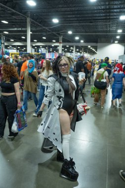 Motor City Comic Con sunuculuğunu Novi, Michigan 'daki Suburban Collection Showplace üstlendi.