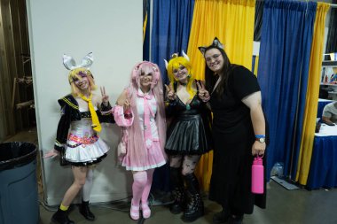 Motor City Comic Con sunuculuğunu Novi, Michigan 'daki Suburban Collection Showplace üstlendi.