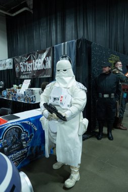 Motor City Comic Con sunuculuğunu Novi, Michigan 'daki Suburban Collection Showplace üstlendi.