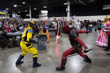 Motor City Comic Con sunuculuğunu Novi, Michigan 'daki Suburban Collection Showplace üstlendi.