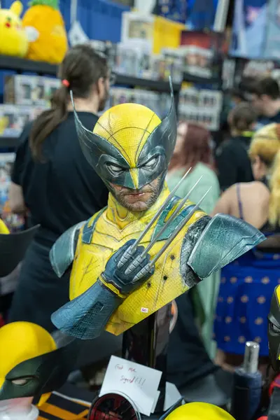 Motor City Comic Con sunuculuğunu Novi, Michigan 'daki Suburban Collection Showplace üstlendi.