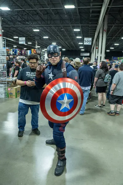 Motor City Comic Con sunuculuğunu Novi, Michigan 'daki Suburban Collection Showplace üstlendi.