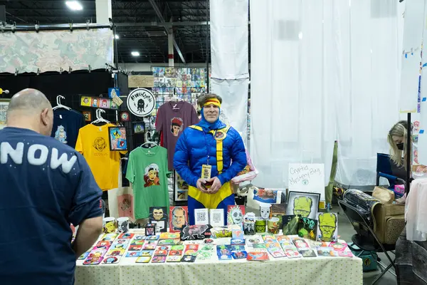 Motor City Comic Con sunuculuğunu Novi, Michigan 'daki Suburban Collection Showplace üstlendi.