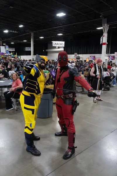 Motor City Comic Con sunuculuğunu Novi, Michigan 'daki Suburban Collection Showplace üstlendi.