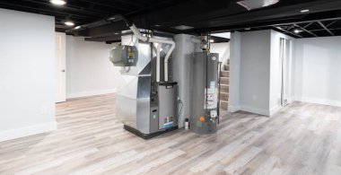 Ev, bodruma yeni bir konut ocağı ve sıcak su tankıyla yenilendi.