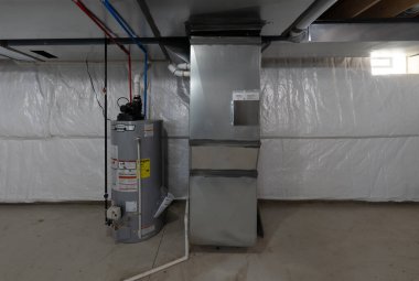 Ev, bodruma yeni bir konut ocağı ve sıcak su tankıyla yenilendi.