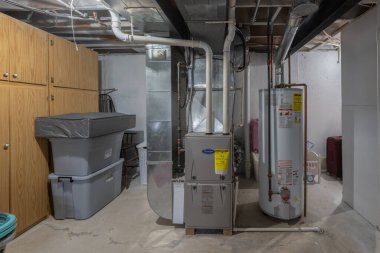 Ev, bodruma yeni bir konut ocağı ve sıcak su tankıyla yenilendi.