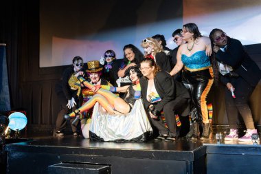 Michigan Rocky Korku Koruma Derneği 'nden Gay Pride Tema Şovu Wayne Michigan' daki State Wayne Tiyatrosu 'nda gölgelendi.