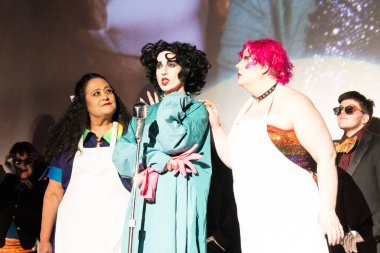 Michigan Rocky Korku Koruma Derneği 'nden Gay Pride Tema Şovu Wayne Michigan' daki State Wayne Tiyatrosu 'nda gölgelendi.