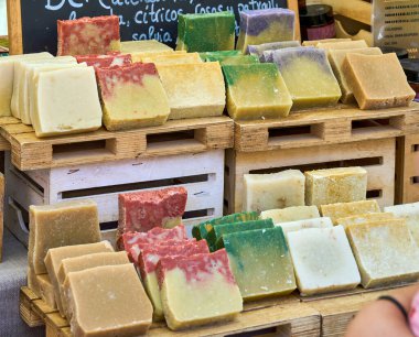 El yapımı doğal çevre dostu sabun standı.