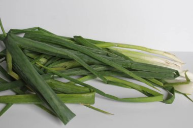 Pırasa beyaz arkaplanda izole