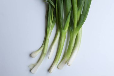 Pırasa beyaz arkaplanda izole