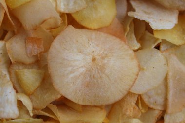 Arka plan olarak Cassava çipleri, düz yatıyordu