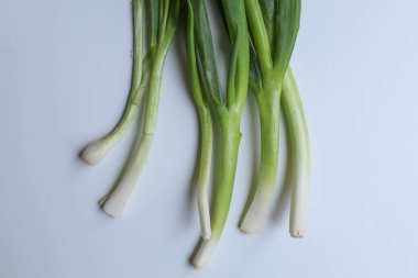 Pırasa beyaz arkaplanda izole