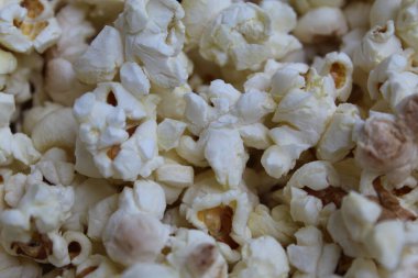 Sade patlamış mısırın tam arkaplanı