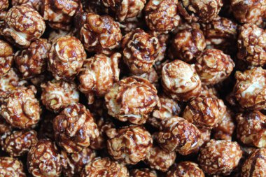 Çikolatalı patlamış mısırın yakın dokusu