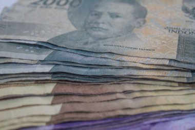 Düşük kalite ile düşük kalite bir para. Rupiah 'ta Endonezya banknotları veya kağıt para birimi