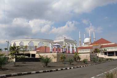 Semarang City, Endonezya 'daki Büyük Cava Camii veya Mescid Agung Jawa Tengah. 12 Mart 2022 'de Semarang, Endonezya