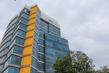 Indosat Koredoo Hutchison Binası, bir telekomünikasyon servis sağlayıcısı. 12 Nisan 2022 'de Semarang, Endonezya