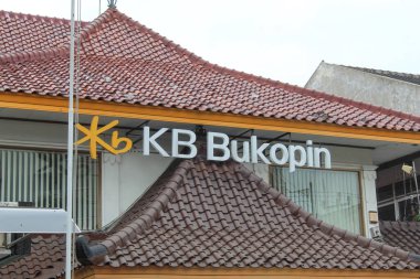 KB Bukopin Bankası Binası. 12 Nisan 2022 'de Semarang, Endonezya