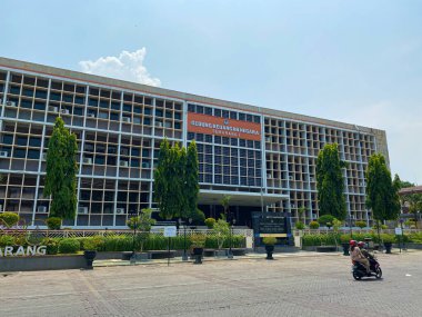 Semarang, Endonezya - 24 Aralık 2023: Gedung Keuangan Negara Semarang 1, Semarang City 'de bir devlet maliye binası.