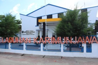 Karimun Jawa Limanı veya Liman. Jepara, Endonezya, 29 Nisan 2023