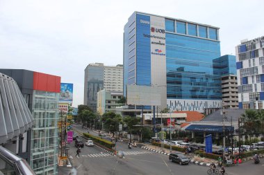 Pandanaran Caddesi 'nde trafik durumu. Semarang, Endonezya, 25 Aralık 2022