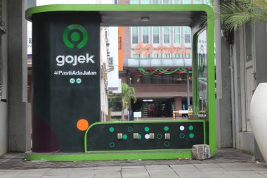 Gojek, DP Mall Semarang 'da pup-up noktası. Semarang, Endonezya, 25 Aralık 2022