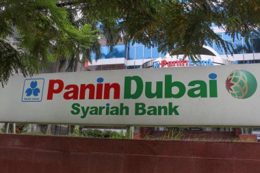 Panin Dubai Syariah Bankası tabela tahtası. Semarang, Endonezya, 25 Aralık 2022