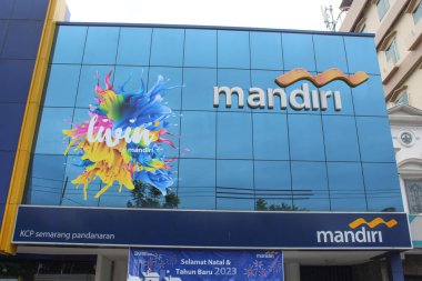 Mandiri Bankası binası. Semarang, Endonezya, 25 Aralık 2022