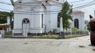 Semarang, Endonezya - 24 Aralık 2023: Batı Endonezya 'daki Protestan Kilisesi' nin arka tarafı veya Blenduk Kilisesi