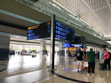 Tangerang, Endonezya - 1 Şubat 2025: Terminal 3, Soekarno Hatta Uluslararası Havalimanı yönetim kurulu