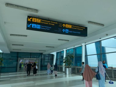 Tangerang, Endonezya - 1 Şubat 2025: Terminal 3, Soekarno Hatta Uluslararası Havalimanı yönetim kurulu