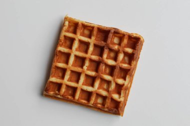 Düz waffle, yanmış taraf, kare desenli, düz ya da üst görünüm