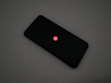 Bekasi, Endonezya - 22 Mart 2025: Android akıllı telefonunda Youtube Müzik uygulaması