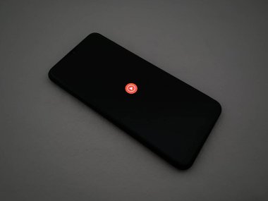 Bekasi, Endonezya - 22 Mart 2025: Android akıllı telefonunda Youtube Müzik uygulaması