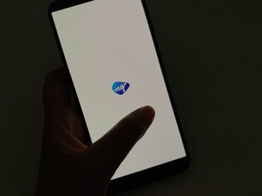 Bekasi, Endonezya - 22 Mart 2025: Mavi Kuş uygulamam android akıllı telefonunda, çevrimiçi taksi uygulaması