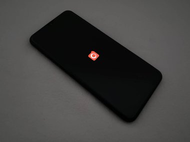 Bekasi, Endonezya - 22 Mart 2025: Carousell akıllı telefon uygulaması, çevrimiçi pazar yeri sınıflandırması