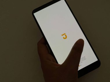 Bekasi, Endonezya - 22 Mart 2025: Android akıllı telefonundaki Jago Bank uygulamasının sıçrama ekranı