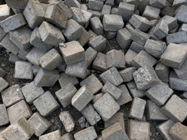 Kaldırım, zemin ya da beton blok kaldırım, küp şeklinde.