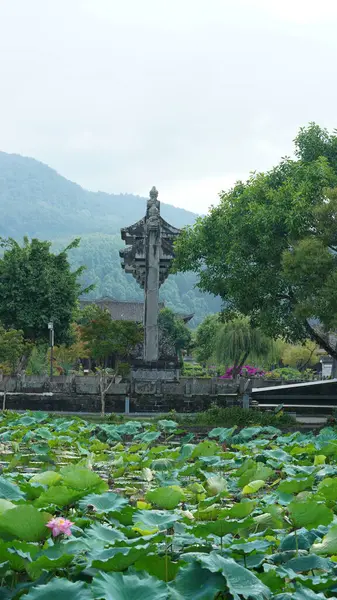 Pemandangan Desa Cina Kuno Dengan Arsitektur Lama Dalamnya — Stok Foto