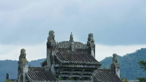 Velha Vista Aldeia Chinesa Com Antigas Arquiteturas Construídas Nela — Fotografia de Stock