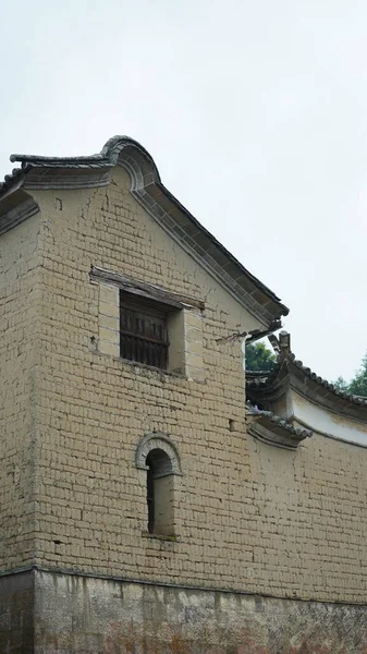 Velha Vista Aldeia Chinesa Com Antigas Arquiteturas Construídas Nela — Fotografia de Stock