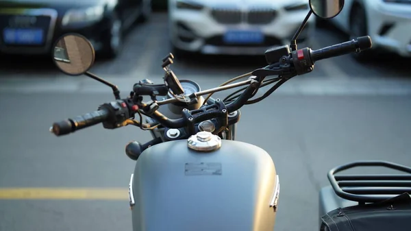 Motorcykel Gammal Stil Nära Sikt Från Förarplatsen — Stockfoto