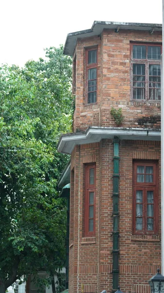 Vecchi Edifici Scolastici Cinesi Situati Nella Città Cinese Guangzhou Con — Foto Stock