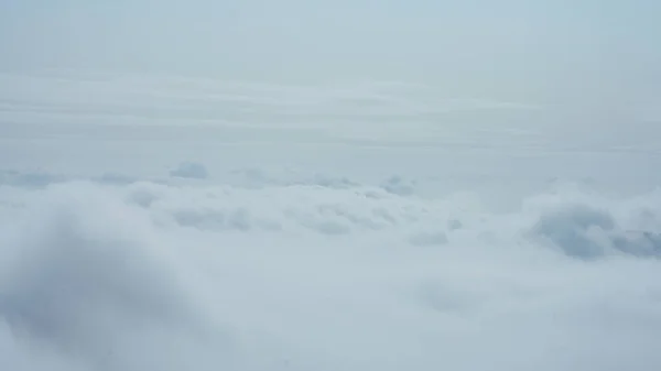 Bellissima Vista Sulle Montagne Circondata Dalla Nebbia Nebbiosa Inverno — Foto Stock
