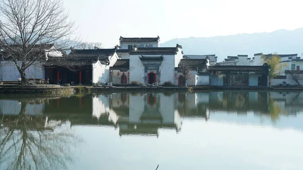 Один Старый Традиционный Китайский Вид Деревню Старым Арочным Каменным Мостом — стоковое фото